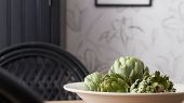 5325-graphic-lily-everydaylife-diningroom-detail1