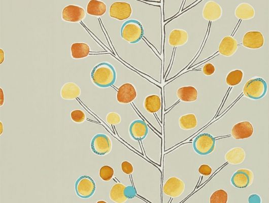 Флизелиновые обои Berry Tree с игривым растительным узором  из коллекции Esala от Scion подобрать в детскую на сайте odesign.ru, Esala, Обои для гостиной