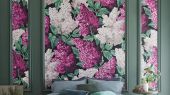 Обои Cole & Son - "Lilac Grandiflora" арт. 115/15045 - это изображение всеми любимого пышного кустарника сирени  цвета мадженты и розовых румян на угольном фоне, являются болеее крупным вариантом арт. 115/1001. Обои в гостиную, стильные обои, флизелиновые обои