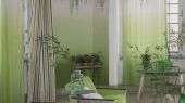 Стильное фотопанно Trailing Rose  из коллекции Shanghai Garden с изображением бордюра с растительным рисунком на фоне с эффектом градиентной растяжки в зеленом цвете на заказ